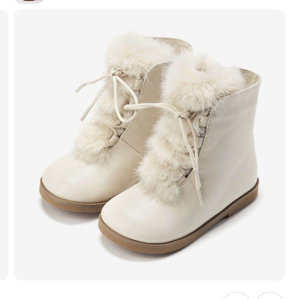 Age of innocence Alice boots in cream color sz 22